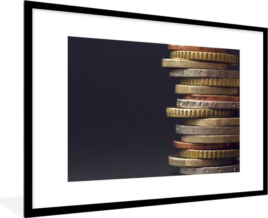 MuchoWow Gerahmtes Poster Münzen der europäischen Wirtschaft in einem Stapel 90x60 cm - Poster mit Schwarzem Bilderrahmen Wandposter Rahmen Fot...