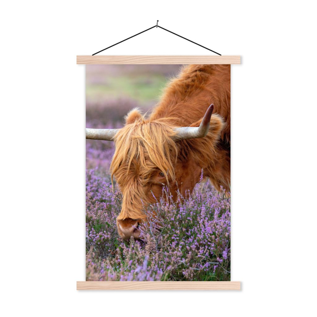 MuchoWow Textilposter Schottischer Highlander - Tiere - Heide 120x180 cm mit holzfarbenen Rahmen - Textil-Plakat