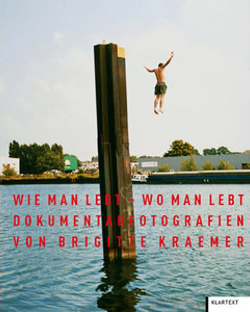 Livre d'architecture Wie man lebt - wo man lebt pour intérieur moderne