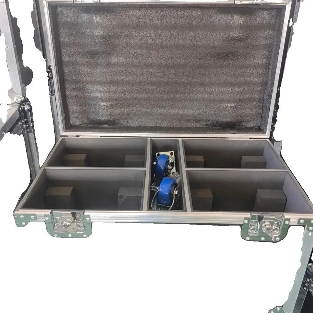Projecteur LED RGBW pour DJ et spectacle avec mallette de vol format EU