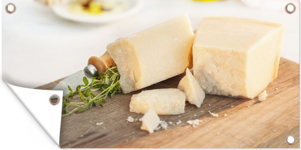 MuchoWow 80x40 cm Outdoor-Poster Gartendeko Sichtschutz Garten Poster für den Garten Parmesankäse auf einem Schneidebrett