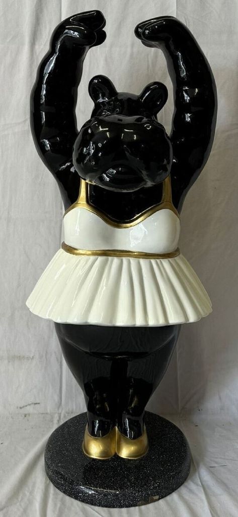 Casa Padrino XXL Deko Skulptur Nilpferd Ballerina Schwarz / Weiß / Gold H. 98 cm