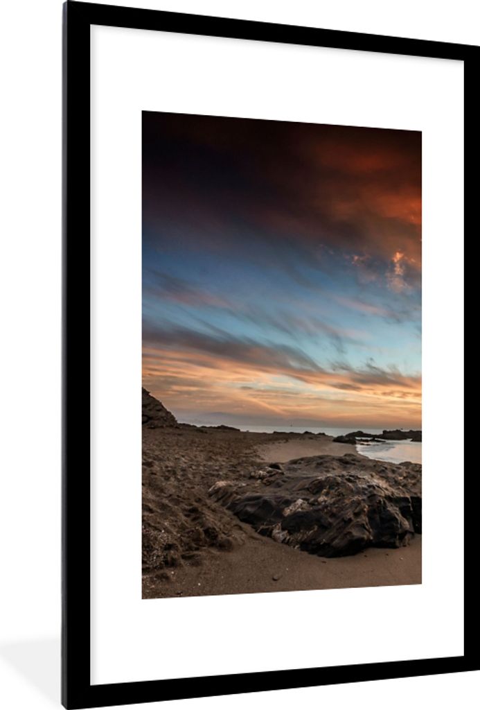 MuchoWow Gerahmtes Poster Strand - Steine - Abend - Himmel - Natur 60x90 cm - Poster mit Schwarzem Bilderrahmen Wandposter Rahmen Foto Bilder - D...