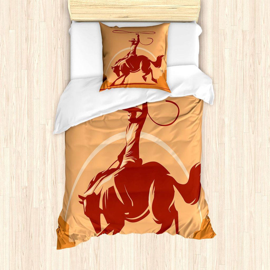 ABAKUHAUS Rodeo Bettbezug Set, Cowboy Tie-Down Roping über einen Stier in der Arena Country Folk West-Print, 135 x 200 cm + 80 x 80 cm, Dark Orang...