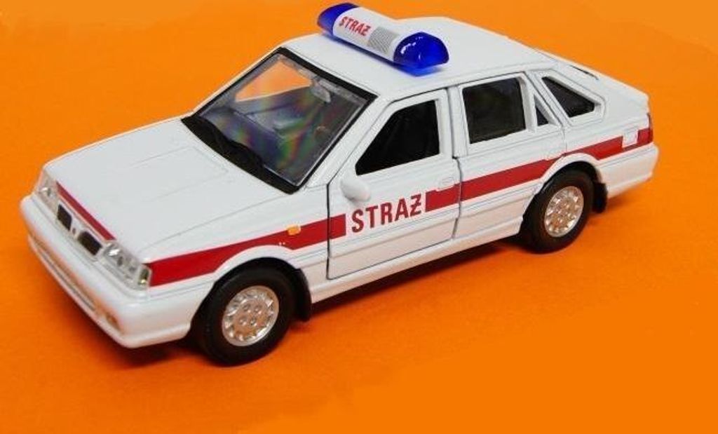 Polonez Caro 1:39 Weißer Wächter WELLY