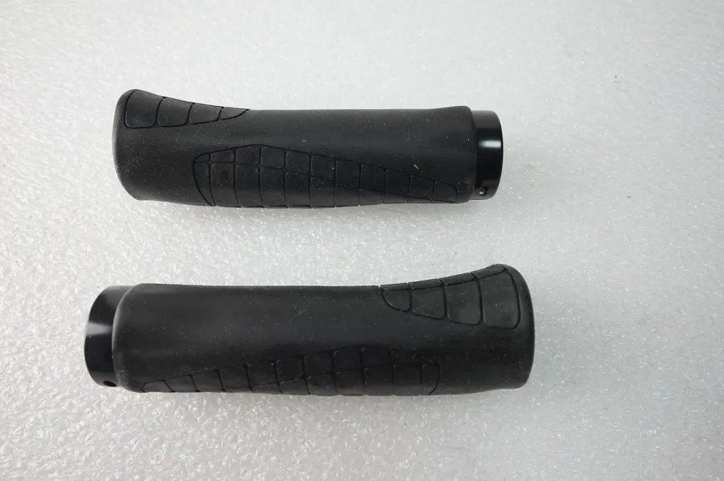 Poignée VTT SQLAB 711 2.0 Tech & Trail Noir - Grip Haute Précision