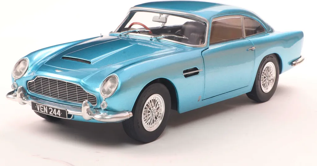 Modèle réduit Aston Martin DB5 bleu clair Solido S1807104 échelle 1:18
