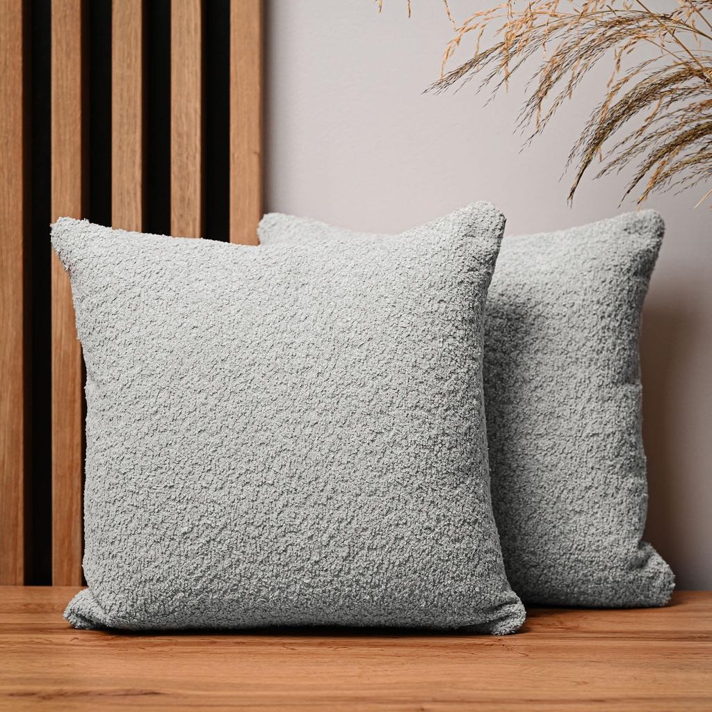 Dekorativer Kopfkissenbezug 40x40 cm aus hellgrauem Chenille-Stoff mit Textur