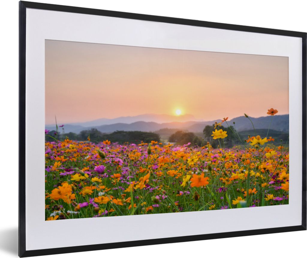 MuchoWow MuchoWow Gerahmtes Poster Blumen - Sonnenuntergang - Berg 60x40 cm - Poster mit zchwarzem Bilderrahmen - Schlafzimmer - Plakat in Rahm...