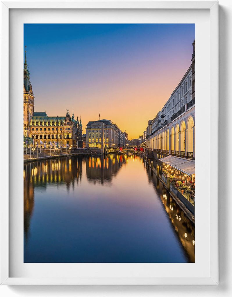 Hamburger Rathaus Deutschland– Wandbild mit Rahmen – Gerahmtes Bild – Wanddekoration – 60x80 cm – Weiß Rahmen