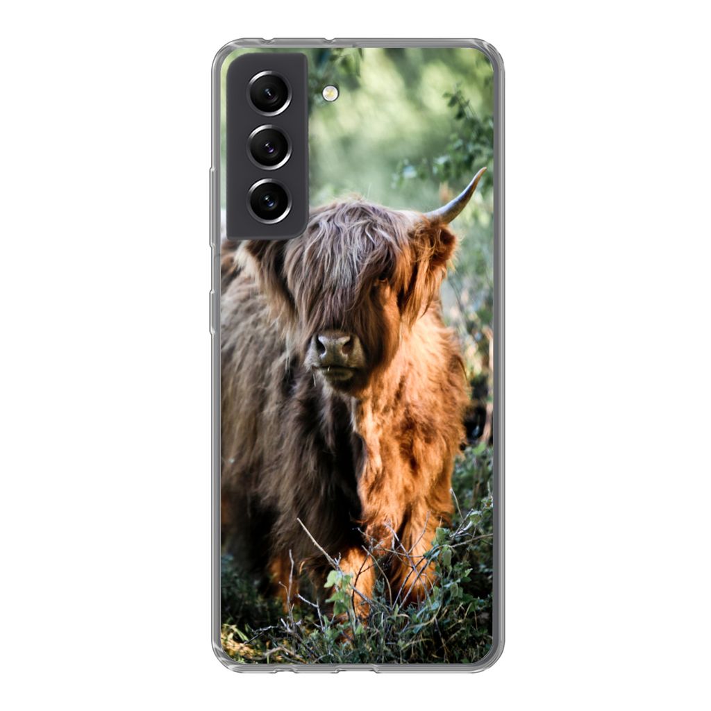 MuchoWow Handyhülle Schutzhülle Hülle für Samsung Galaxy S21 FE Schottische Highlander - Wald - Tiere Silikon Softcase Handy Hülle - Mobilte...