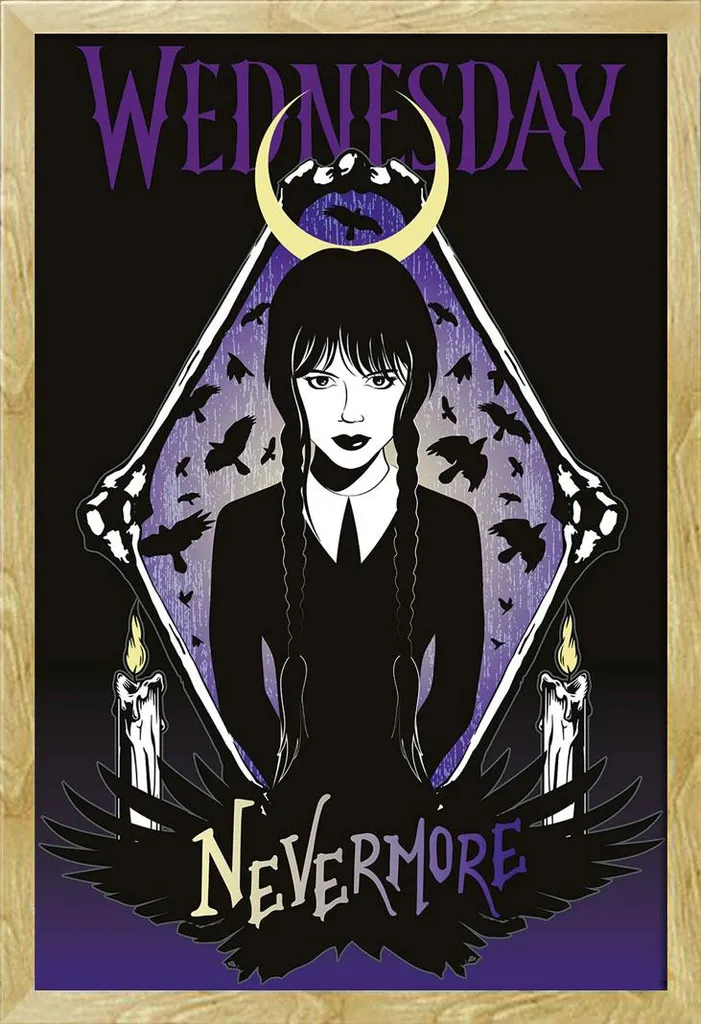 Affiche Mercredi Addams sous Cadre en Bois Shinsuke Style Scandinave