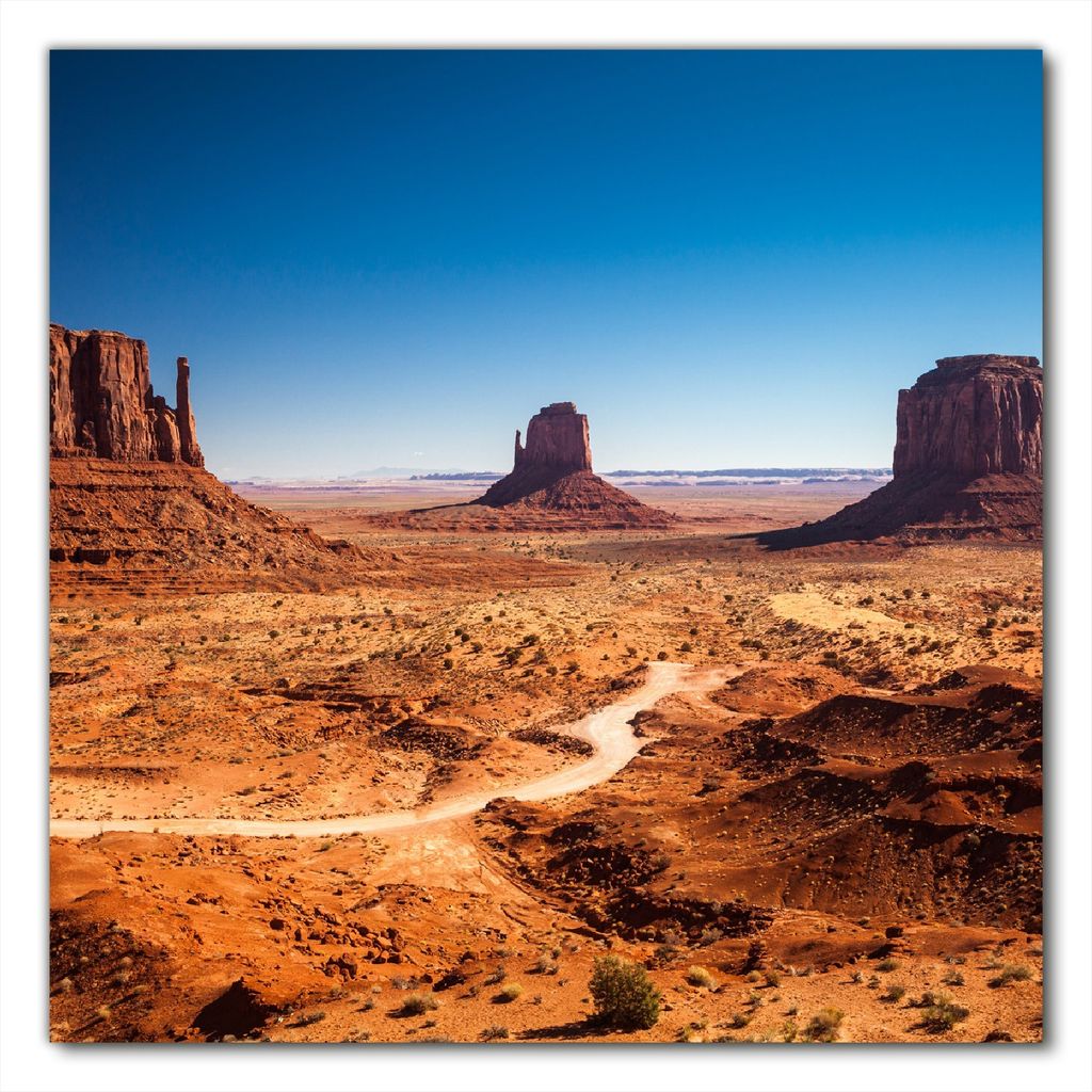 Wallario selbstklebende Möbelfolie/ Tischdecke für Innen und Außen, Größe: 80 x 80 cm - Monument Valley unter blauem Himmel