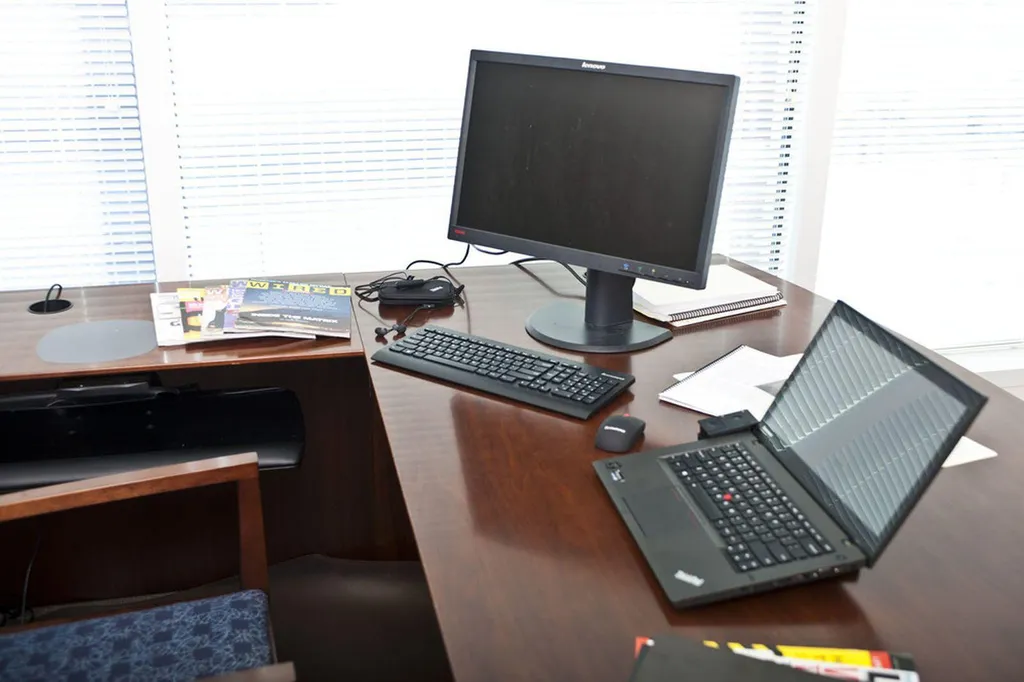 Solution Bureau Pro : Lenovo ThinkPad Pro Dock 65W EU Anti-Câbles