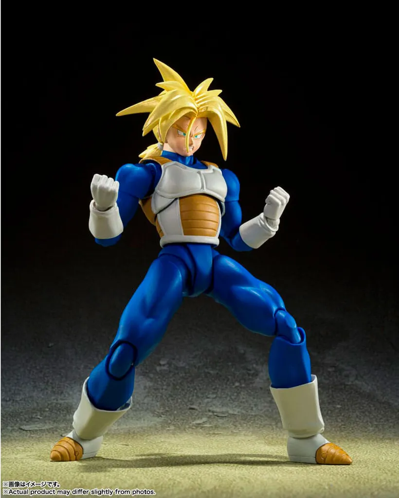 Figurine Trunks DBZ Articulée : Réalisme et Postures de Combat 14cm - 10