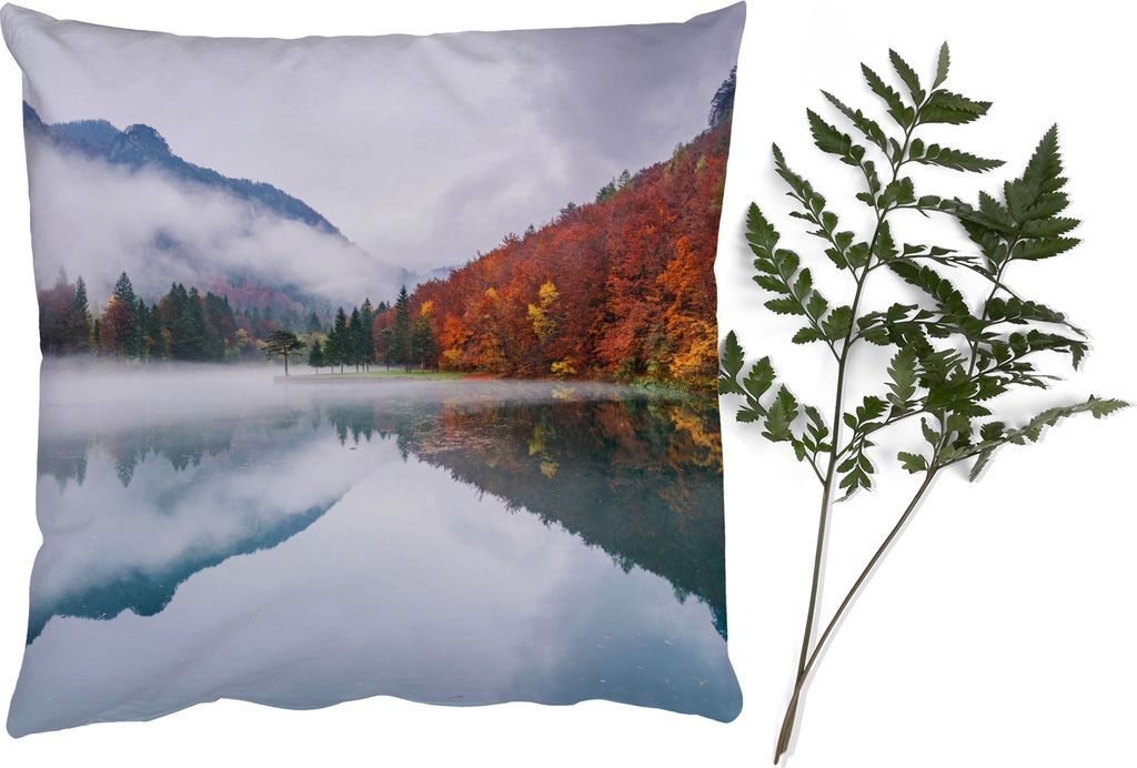 MuchoWow Zierkissen Sofakissen Wohnzimmer Dekokissen 45x45 cm Herbst - Nebel - Wasser - Landschaft - Schlafpolster - Polster für das Sofa