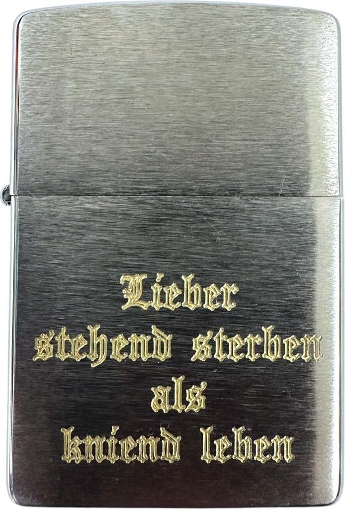 Zippo Feuerzeug mit Gravur Lieber stehend sterben als kniend leben gebürstetes Chrom