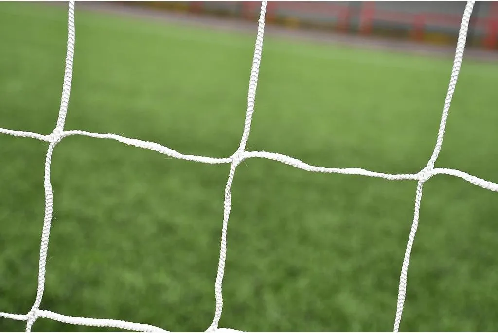 Filet de foot 8x4 robuste pour réparer votre but Flexi Net troué ou usé