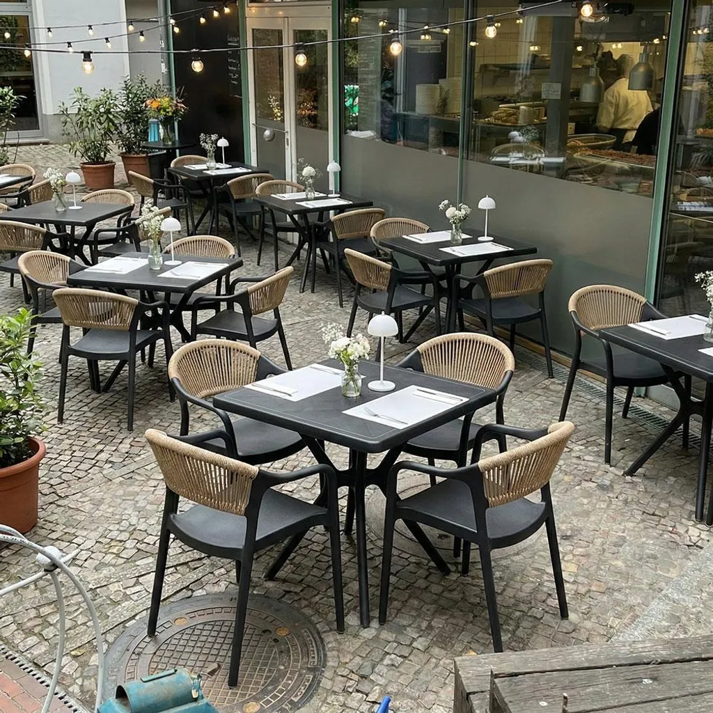 Chaises extérieures résistantes aux intempéries en polypropylène noir (x6)