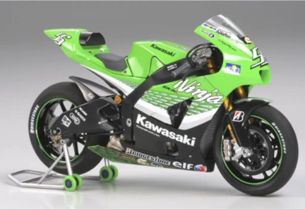 Modélisme Moto Kawasaki Ninja ZX-RR Tamiya 1/12 pour Collectionneur