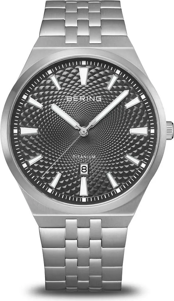 Bering Hommes Titane 16141-703 : fini les rayures avec le verre saphir