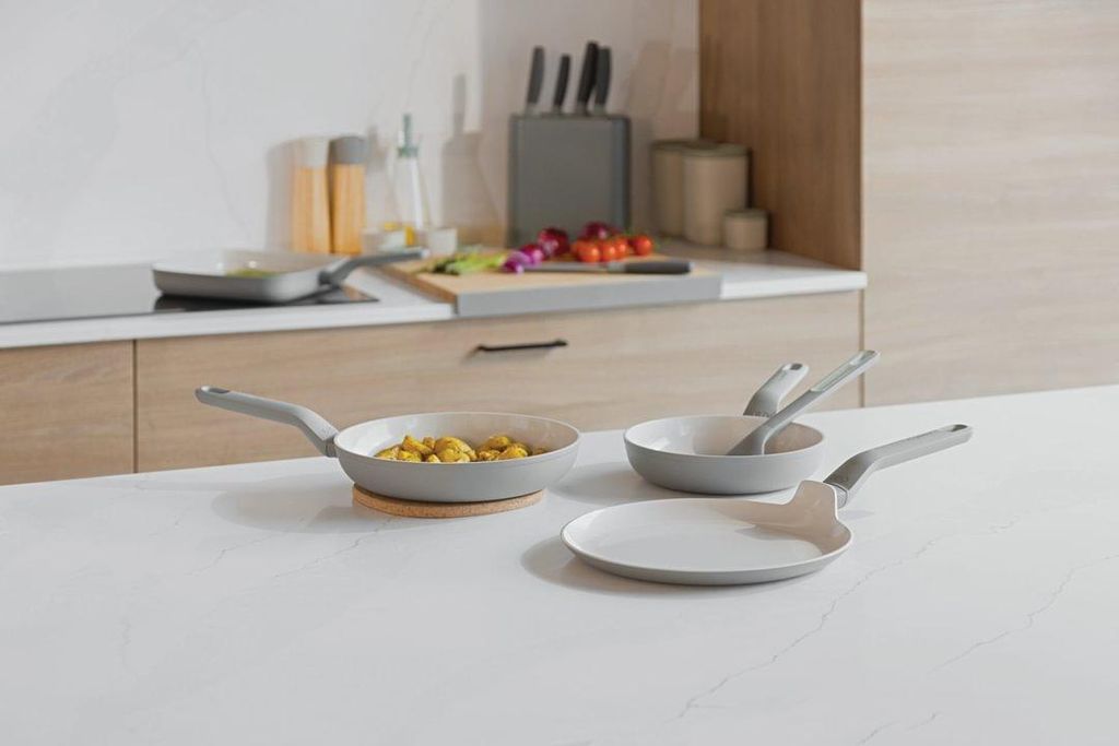 Balance Bratpfanne mit Spatel, 24 cm, 1,7 L, Salbei, Produktbild 