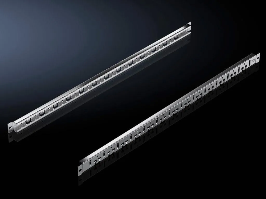 Rail de Combinaison Rittal VX IT 600x2000 pour Armoires Informatiques