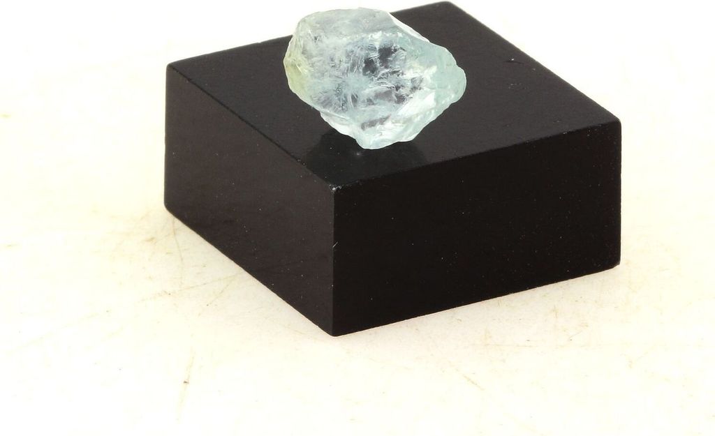 Natürlicher Aquamarin Edelstein, hellblau, 2,61 Karat, Maße 10x7x3 mm, aus Pakistan