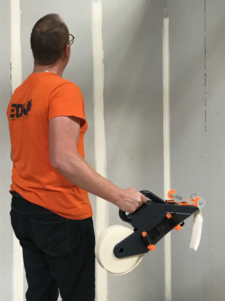 Dérouleur EDMAPLIC EDMA 367955 avec roulette angle pour joint précis - 14