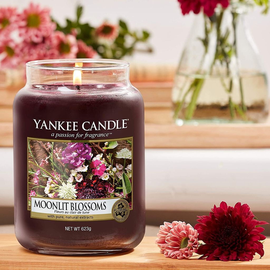 Yankee Candle veľká nádoba Moonlit Blossoms Kaufland.sk