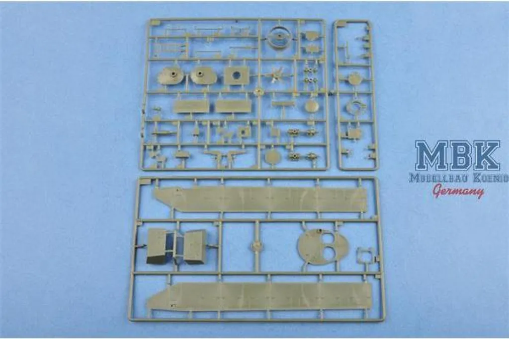 Char Soviétique T-35 Version Tardive Hobby Boss avec Multi-Tourelles