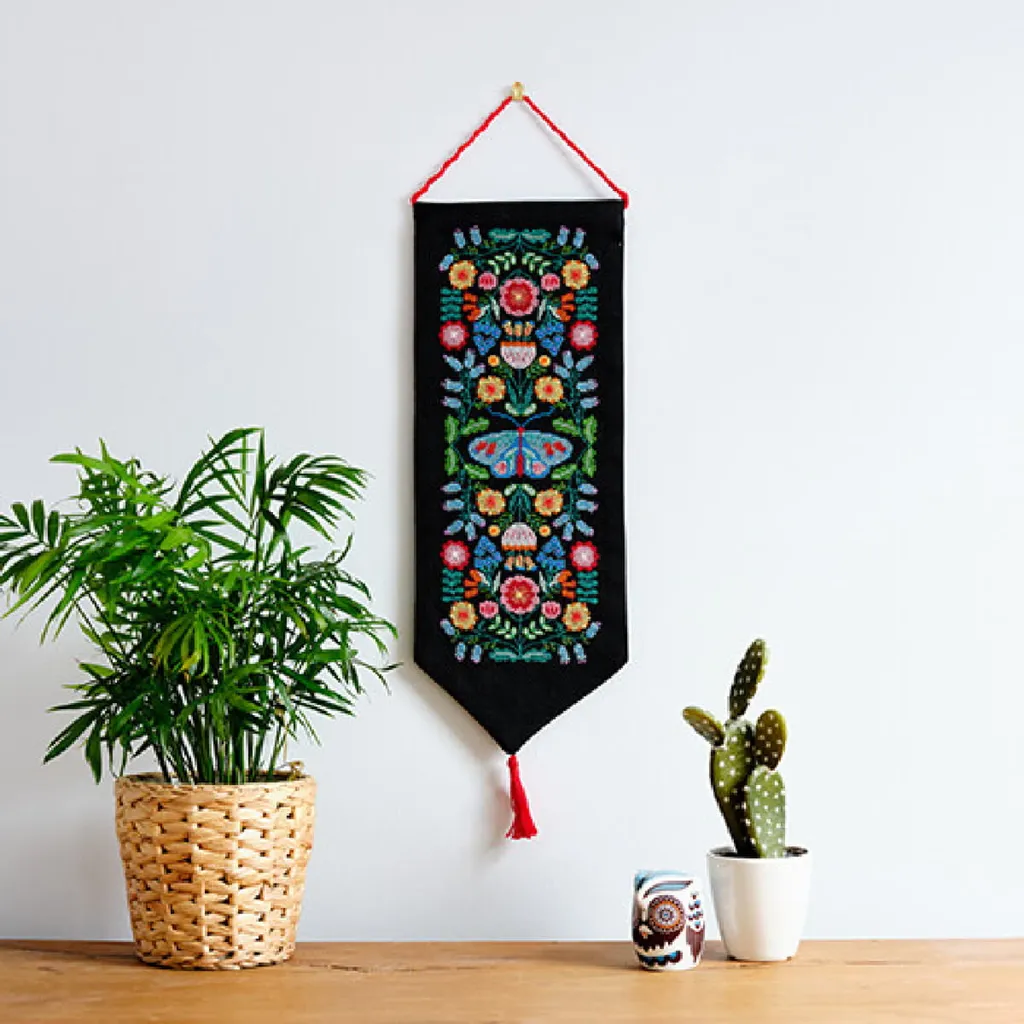Tableau Brodé Fleurs Populaires - Kit Point de Croix Décoration 16x37