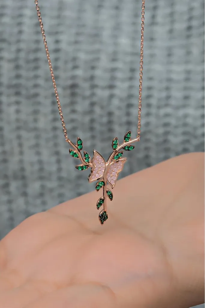 Collier pour femme en argent 925 - Pendentif papillon et zircone verte