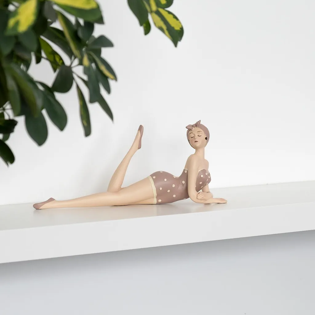Figurine Baigneuse Moritz Rouge : Égayez votre Déco avec Style Rétro