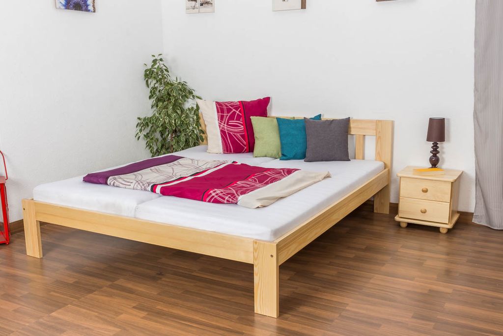 Bett 180 x 200 cm Kiefer Natur mit Lattenrost