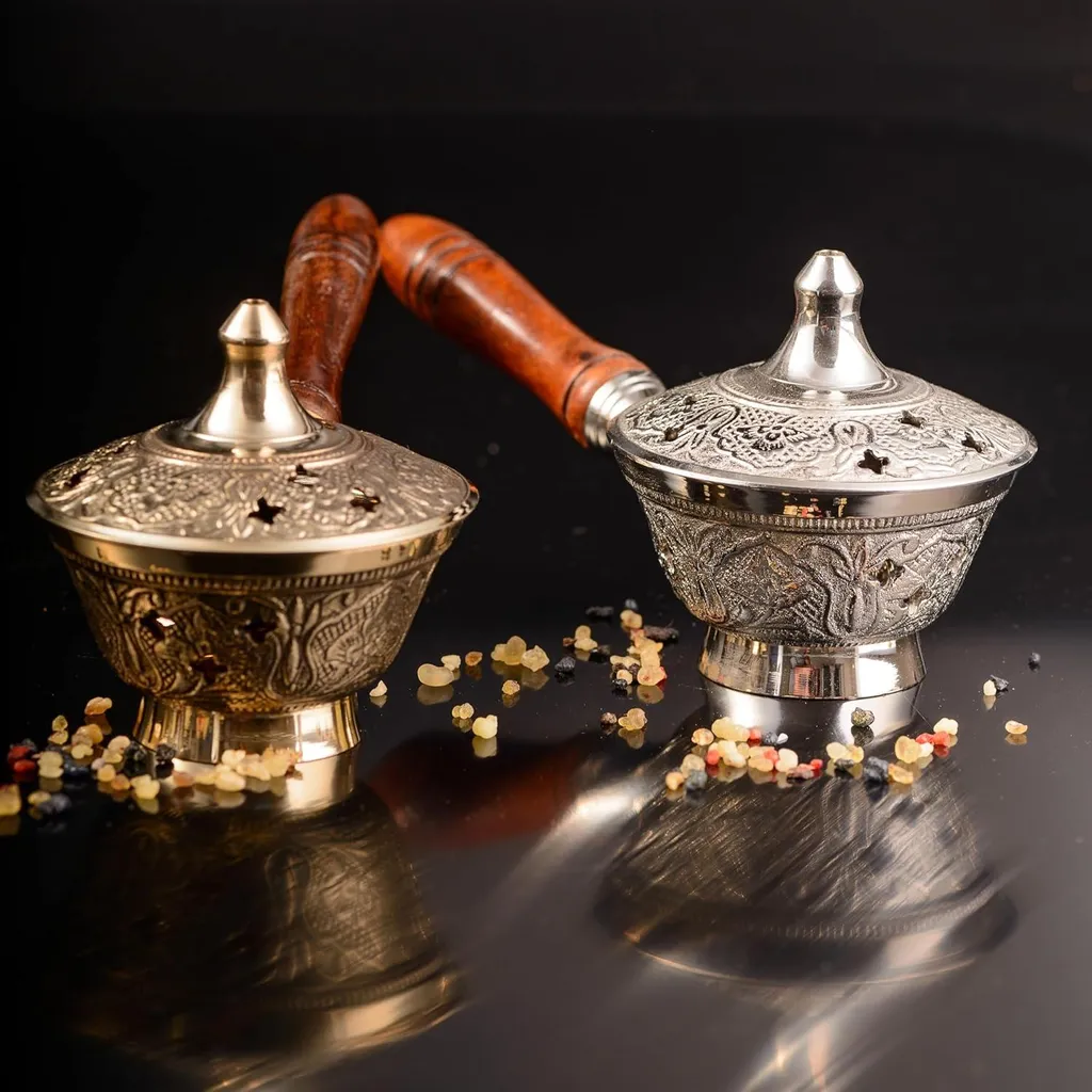 Pot d'encens en laiton or massif avec poignée bois - Modèle Artisanat