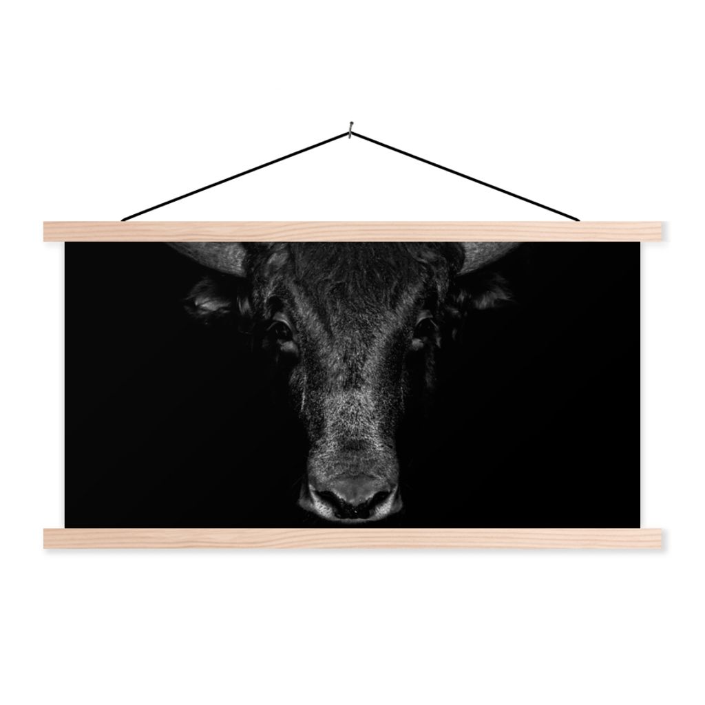MuchoWow Textilposter Taurus - Tiere - Schwarz - Weiß 120x60 cm mit holzfarbenen Rahmen - Klemmleiste
