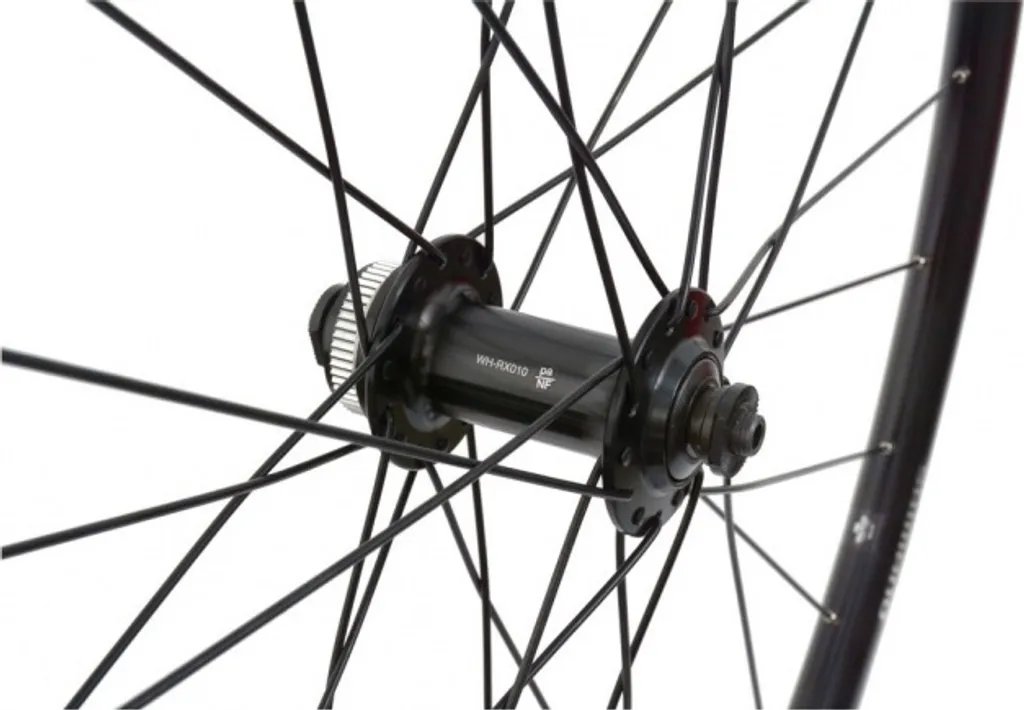 Roue 28 pouces RX010 Disc CL : finis les voilages avec le blocage rapide