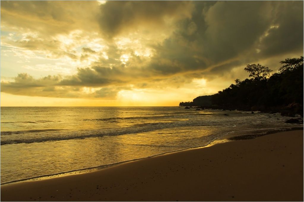Wallario Poster - Badestrand auf den Malediven - Stille am Abend, Kunstdruck Größe: 61 x 91,50 cm