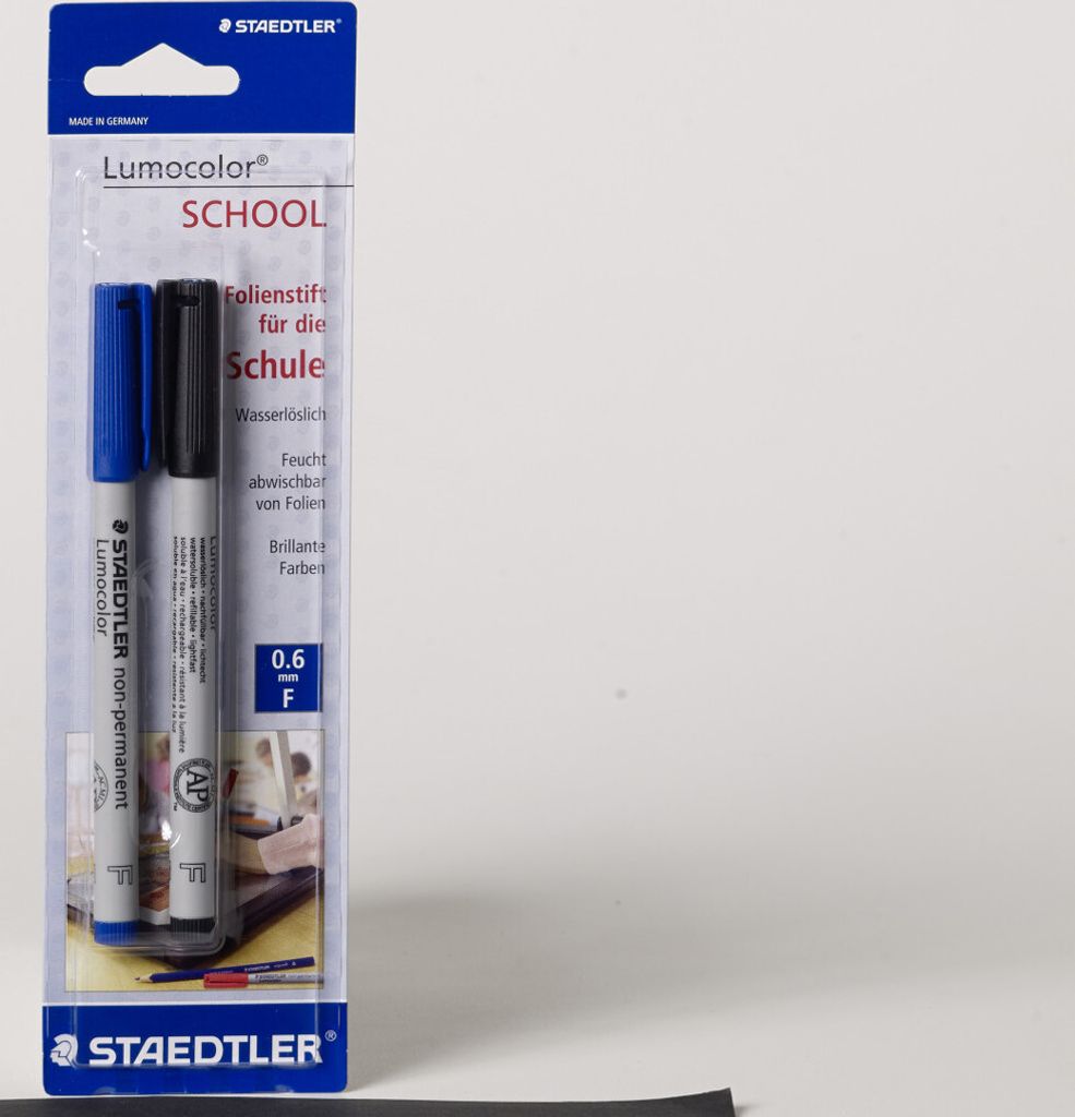 Staedtler Lumocolor Folienstift nonpermanent fein, 1 Stift blau, + 1 Stift schwarz