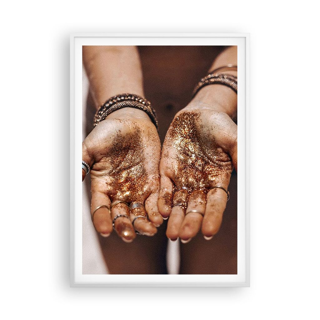 Gerahmtes Poster - Weißer Rahmen - Hände Strand Gold - 70x100 cm - Wand Bild - Wanddeko - Wandbilder - Kunstposter - Wandposter - Bilderrahmen - ...