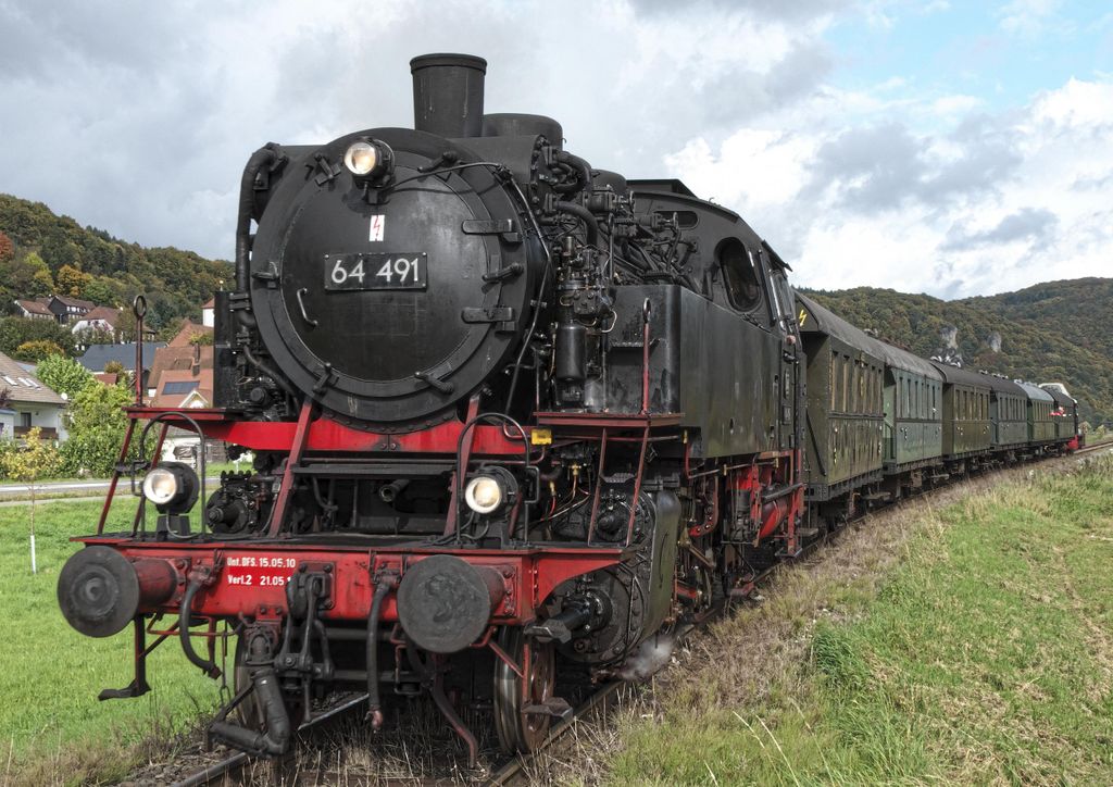 hansepuzzle 101804 - Dampflokomotive Puzzle, 260 Teile, Fortbewegung, 41,0 x 28,0cm mit hochwertiger Aufbewahrung, Kartonbox & Beutel