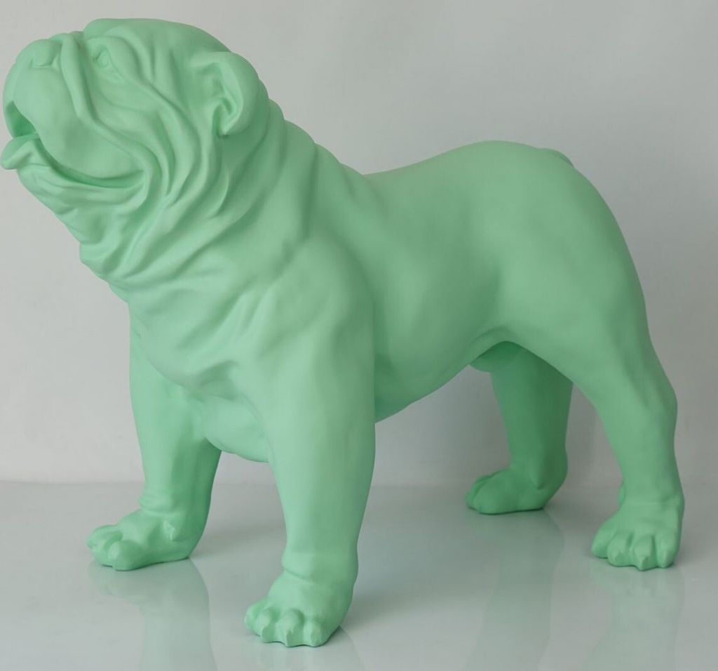 Casa Padrino Luxus Deko Figur Hund Bulldogge Hellgrün 85 x 45 x H. 74 cm - Kunstharz Deko Skulptur - Wohnzimmer Deko - Luxus Deko Tierfigur