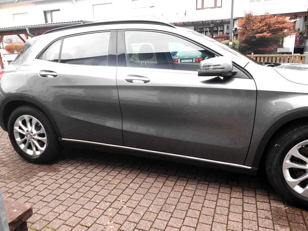 Baguettes de porte chromées Mercedes GLA - Acier inoxydable et Brillance