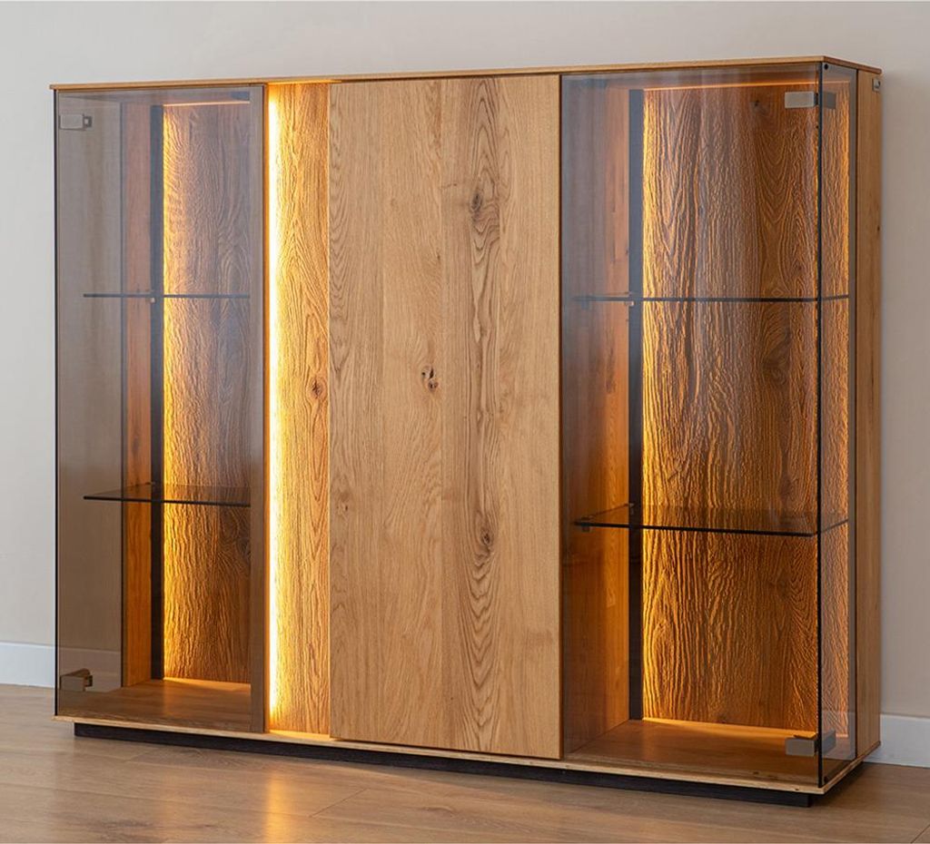 Wohnzimmer Highboard mit 135 cm Breite in Eiche massiv geölt, inkl. LED-Beleuchtung - CARISOLO-163