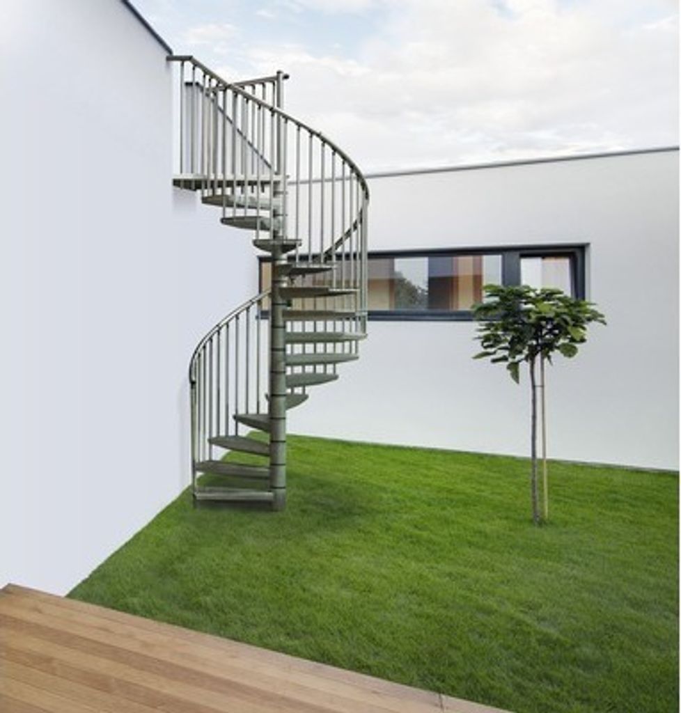 Pertura Spindeltreppe Zenobia Stahl feuerverzinkt Ø 160 cm Silber 13 Stufen 14 Steigungen