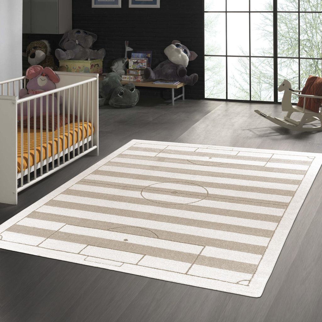 Kinderzimmerteppich im Design eines gestreiften Fußballfelds in Creme und Beige Größe - 140 x 200 cm