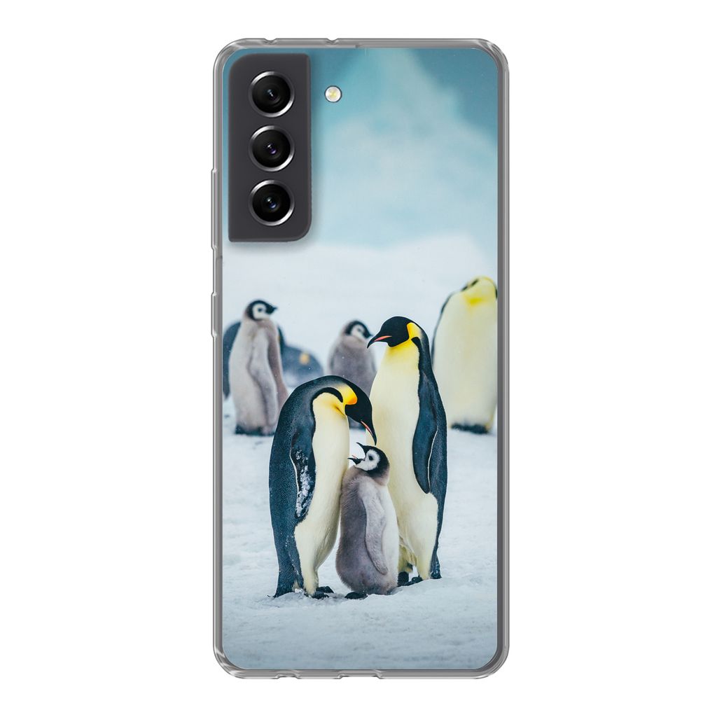 MuchoWow Handyhülle Schutzhülle Hülle für Samsung Galaxy S21 FE Kaiserpinguin-Küken wird gefüttert Silikon Softcase Handy Hülle - Mobiltel...