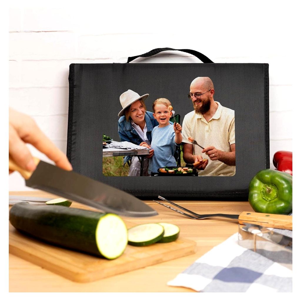 Personalisierbares BBQ-Set | Enthält 6 Zubehörteile (2 Messer, Schärfer, Tranchiermesser, Zange, Bambusbrett) | 100% personalisiert