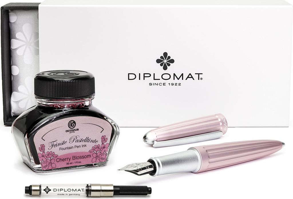 Füllhalter Diplomat Aero antique rose mit Schreibtinte, Stärke M